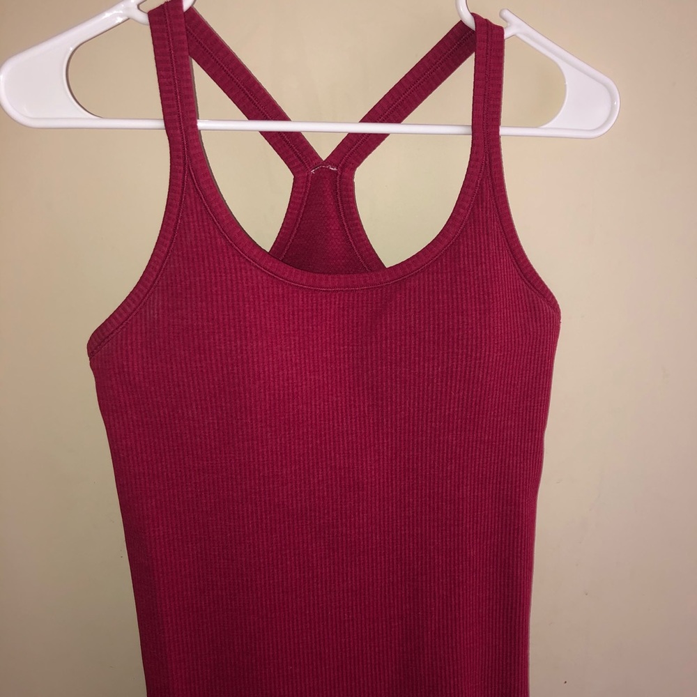 lululemon size 8 maroon/red tank top. No flaws